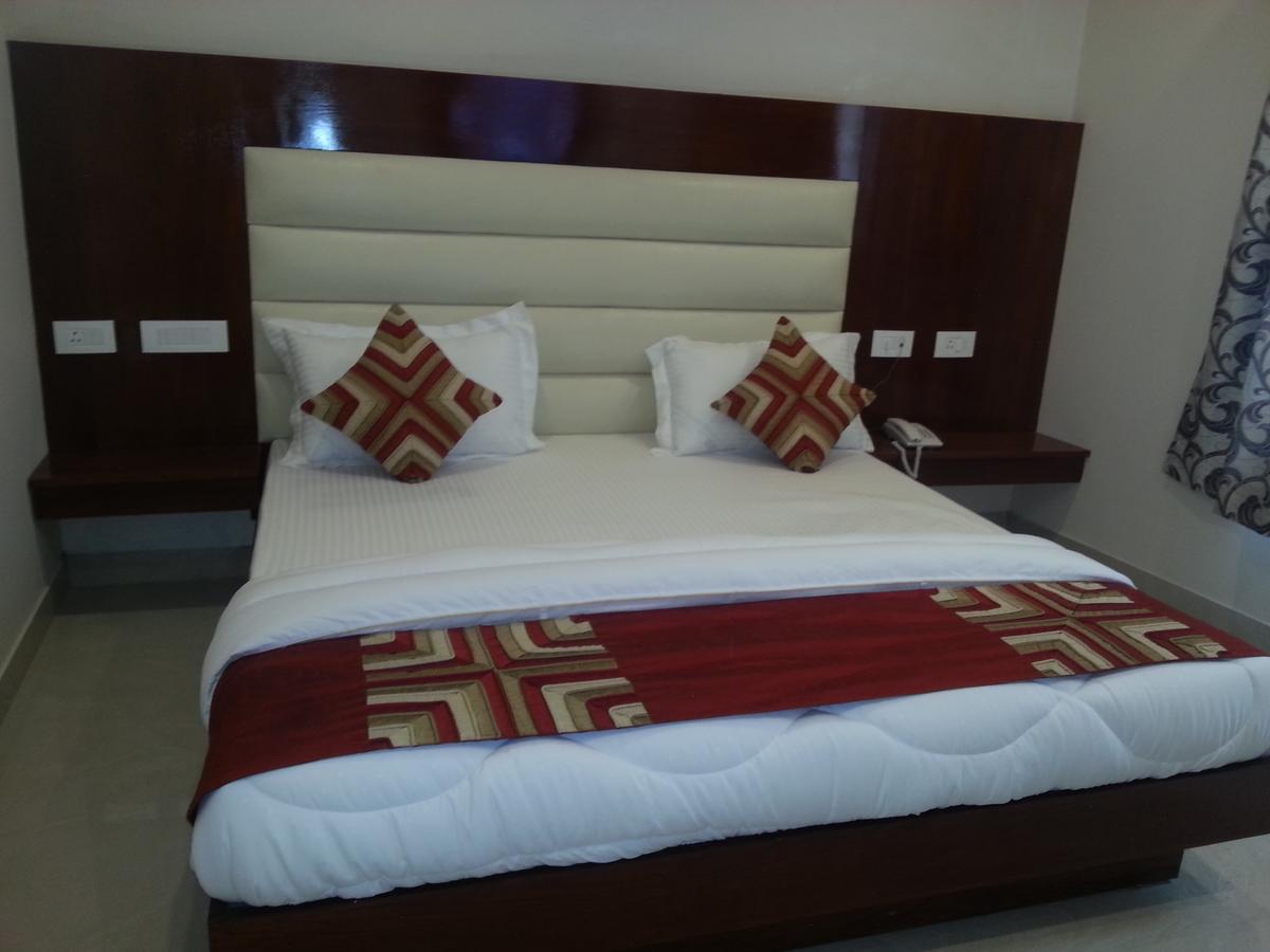 Hotel Sapphire 뉴델리 외부 사진