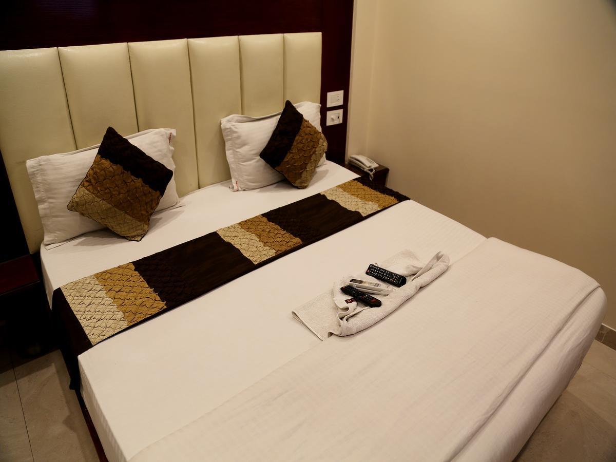 Hotel Sapphire 뉴델리 외부 사진