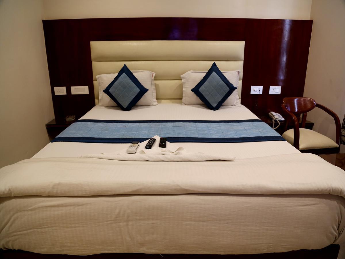Hotel Sapphire 뉴델리 외부 사진